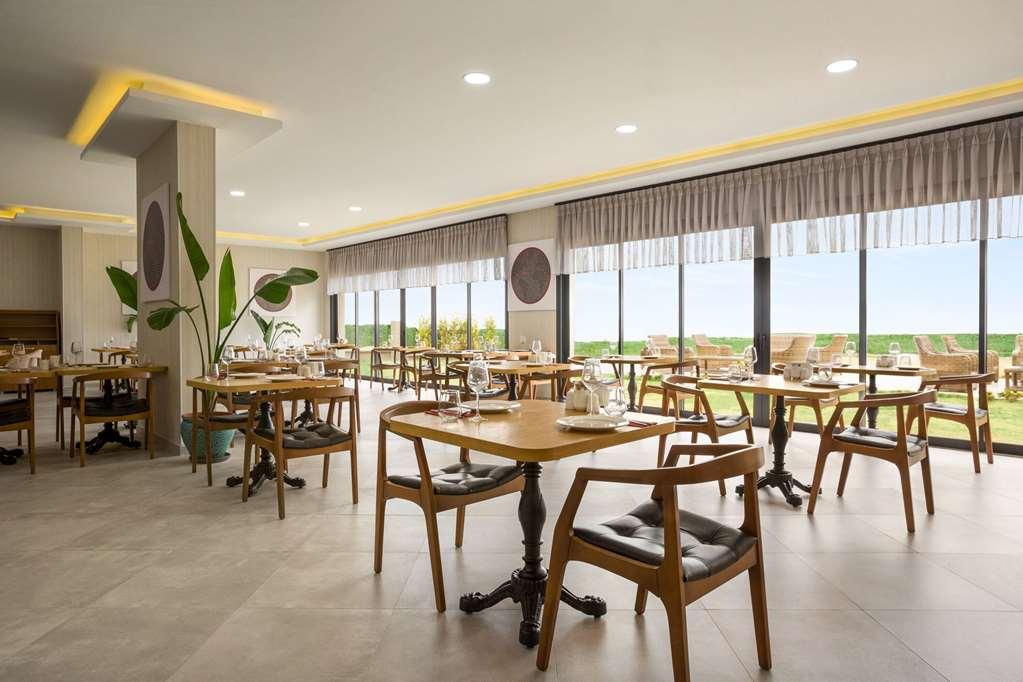 Ramada Cesme Hotel *