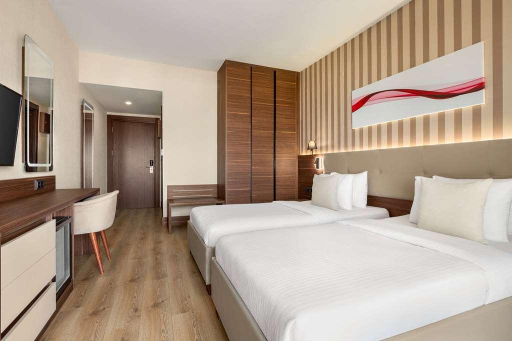 Hotel Ramada Cesme *